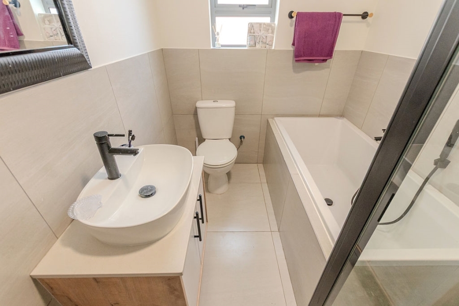 To Let 2 Bedroom Property for Rent in Welgedaan Estate Western Cape